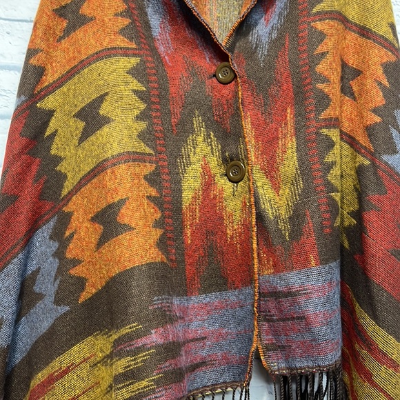 eUty Women Oversized Patterned Poncho w/Hoodie with 2 Button Closure and Tassels - Picture 8 of 9